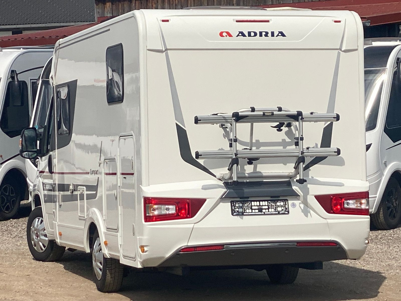 Adria Compact SL - Half integraal camper: afbeelding 5 Adria Compact SL - Half integraal camper: afbeelding 5