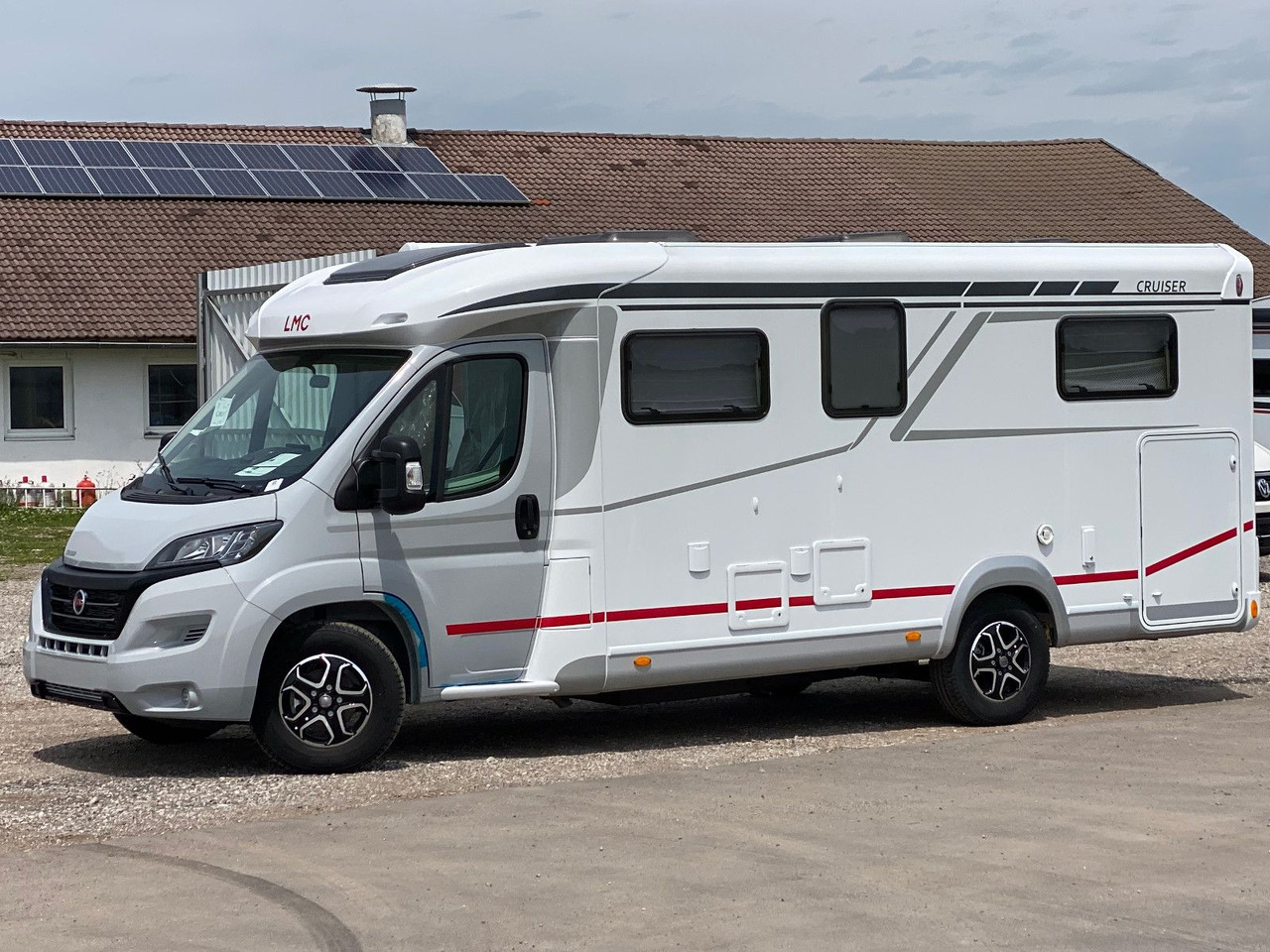 LMC T 662 Grey Selection, Markise,Navi, - Half integraal camper: afbeelding 4 LMC T 662 Grey Selection, Markise,Navi, - Half integraal camper: afbeelding 4