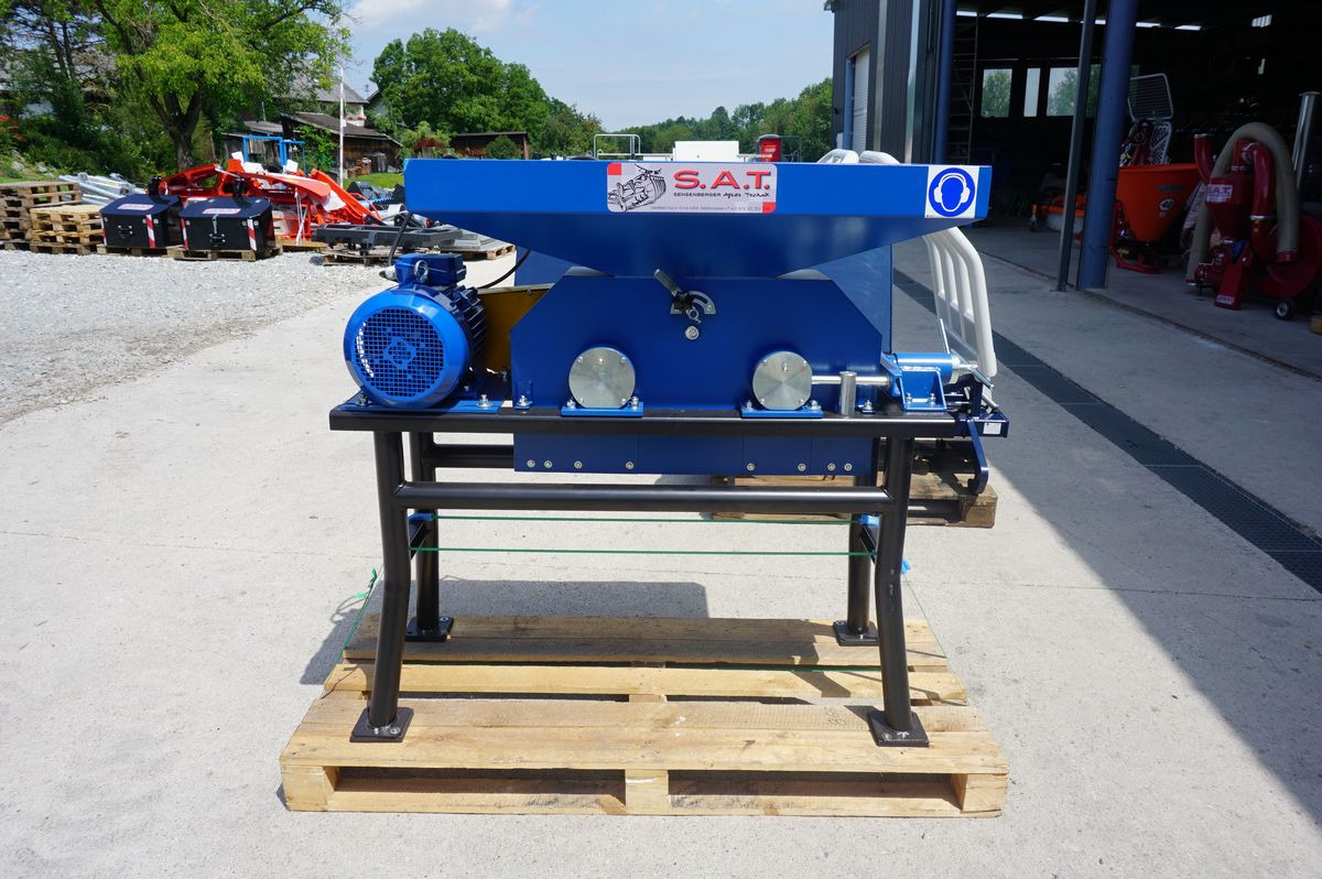 GTH-1800- Getreidequetsche-NEUMASCHINE - Apparatuur na de oogst: afbeelding 1 GTH-1800- Getreidequetsche-NEUMASCHINE - Apparatuur na de oogst: afbeelding 1