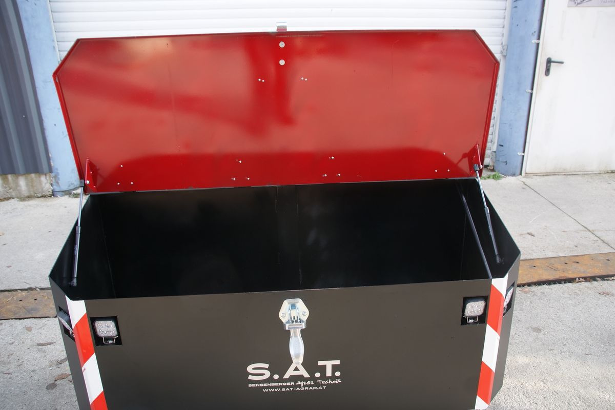 SAT-Transportkiste mit LED - Tegenwicht voor Landbouwmachine: afbeelding 5 SAT-Transportkiste mit LED - Tegenwicht voor Landbouwmachine: afbeelding 5