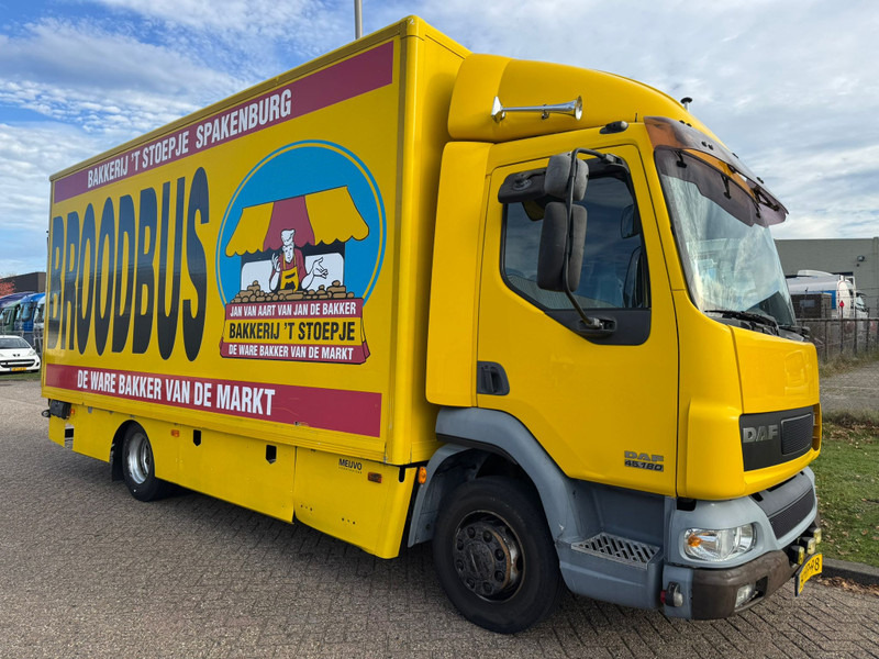 DAF LF 45.180 / Manual / Tail Lift / NL Truck - Bakwagen: afbeelding 2 DAF LF 45.180 / Manual / Tail Lift / NL Truck - Bakwagen: afbeelding 2