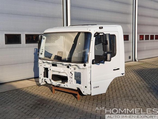 Mercedes-Benz Atego - Cabine en interieur: afbeelding 1 Mercedes-Benz Atego - Cabine en interieur: afbeelding 1
