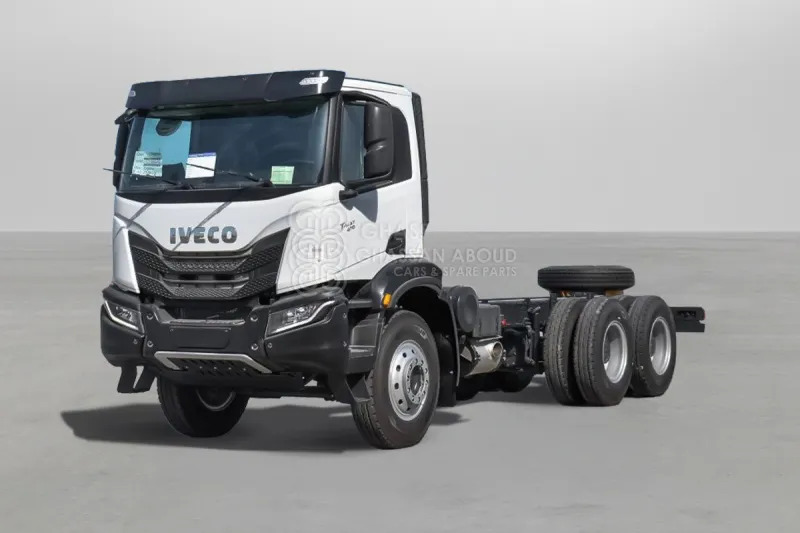 Iveco T-WAY AD380T47H 6x4 R24 Tyres Chassis - Barcelona Stock - Chassis vrachtwagen: afbeelding 1 Iveco T-WAY AD380T47H 6x4 R24 Tyres Chassis - Barcelona Stock - Chassis vrachtwagen: afbeelding 1