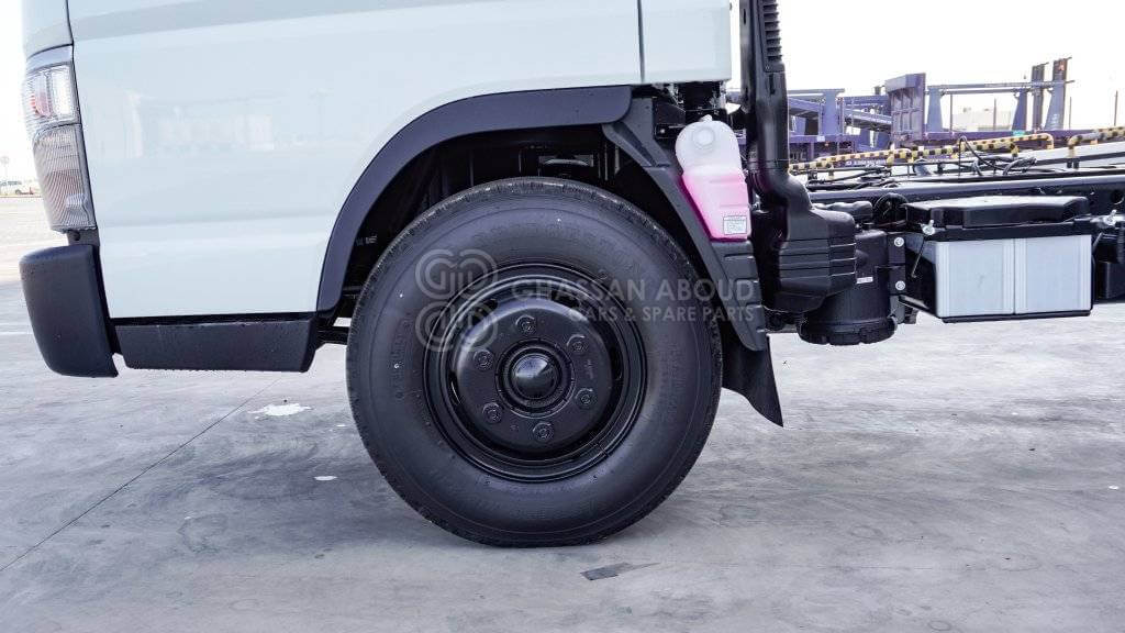 MITSUBISHI CANTER CHASSIS PAYLOAD 5 TON APPROX SINGLE CAB WITH A/C 4X2 LIGHT DUTY MY2024 - Chassis vrachtwagen: afbeelding 5 MITSUBISHI CANTER CHASSIS PAYLOAD 5 TON APPROX SINGLE CAB WITH A/C 4X2 LIGHT DUTY MY2024 - Chassis vrachtwagen: afbeelding 5