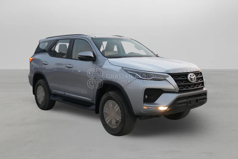 Toyota Fortuner 4x4 - SUV: afbeelding 1 Toyota Fortuner 4x4 - SUV: afbeelding 1