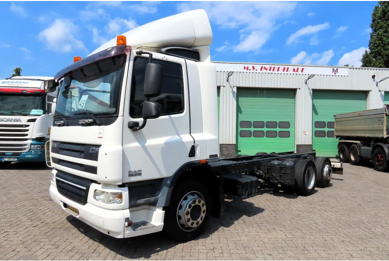 DAF CF 75.310 6x2, DUTCH TRUCK, 4.20 wheelbasis - Chassis vrachtwagen: afbeelding 3 DAF CF 75.310 6x2, DUTCH TRUCK, 4.20 wheelbasis - Chassis vrachtwagen: afbeelding 3