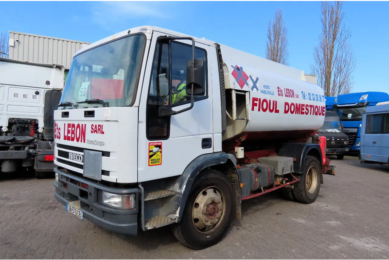 Iveco Eurocargo FUEL (DIESEL/PETROL) 8000 LITERS, COMP: 3500L,1000L, 3500L - Tankwagen, Kraanwagen: afbeelding 3 Iveco Eurocargo FUEL (DIESEL/PETROL) 8000 LITERS, COMP: 3500L,1000L, 3500L - Tankwagen, Kraanwagen: afbeelding 3