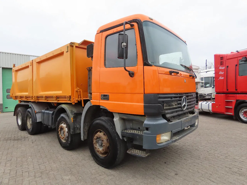Mercedes-Benz Actros 3240 Manual, steel dumper! Great condition! - Kipper vrachtwagen: afbeelding 3 Mercedes-Benz Actros 3240 Manual, steel dumper! Great condition! - Kipper vrachtwagen: afbeelding 3