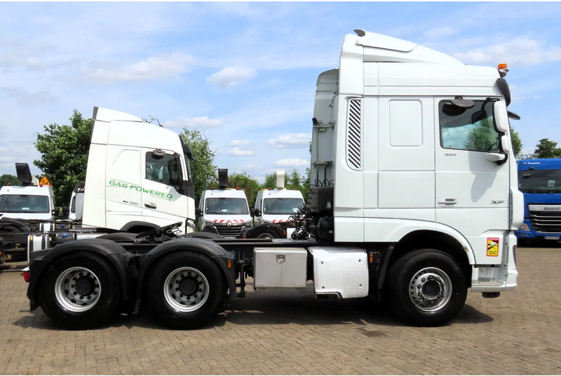 DAF XF 530 6x4 Retarder, Frigo, P-Cool, 2 beds - Trekker: afbeelding 4 DAF XF 530 6x4 Retarder, Frigo, P-Cool, 2 beds - Trekker: afbeelding 4