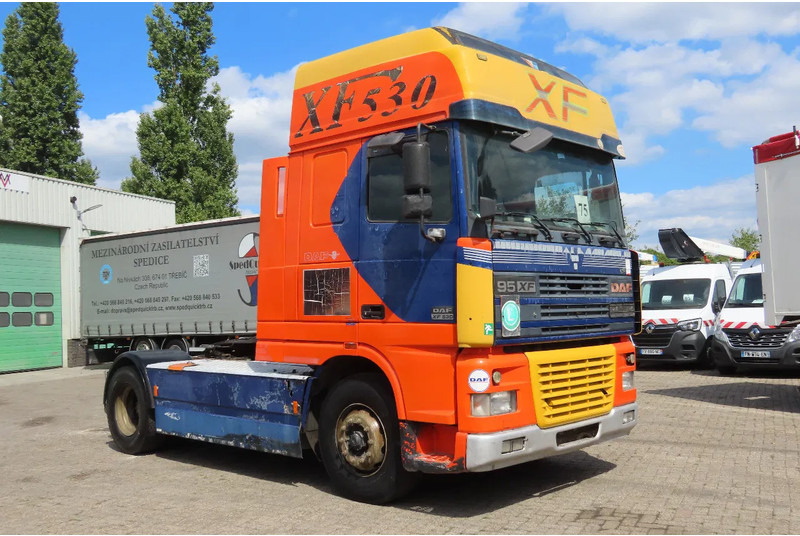DAF XF 530 type E4, Manual!!! - Trekker: afbeelding 1 DAF XF 530 type E4, Manual!!! - Trekker: afbeelding 1