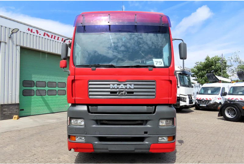 MAN TGA 18.410 Manual gearbox, Manual pomp, PTO, HYDRAULIC - Trekker: afbeelding 2 MAN TGA 18.410 Manual gearbox, Manual pomp, PTO, HYDRAULIC - Trekker: afbeelding 2