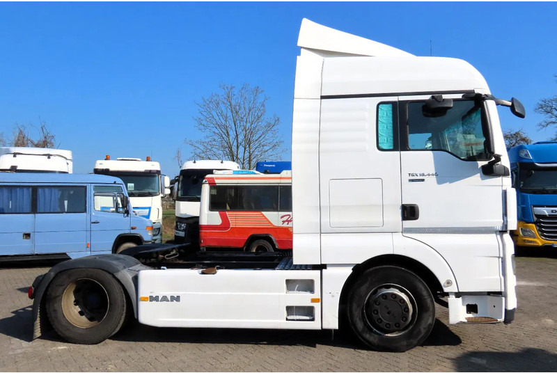 MAN TGX 14.440 EVV EURO5, RETARDER, FRIGO, 2 beds - Trekker: afbeelding 4 MAN TGX 14.440 EVV EURO5, RETARDER, FRIGO, 2 beds - Trekker: afbeelding 4