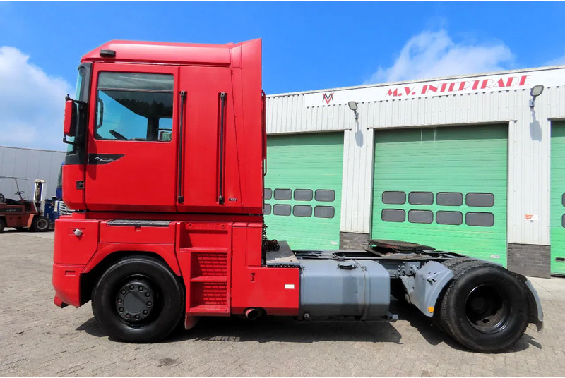 Renault Magnum 430 Mack ! Manual pomp ! - Trekker: afbeelding 5 Renault Magnum 430 Mack ! Manual pomp ! - Trekker: afbeelding 5