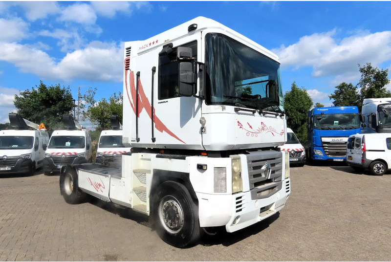 Renault Magnum 440 Mack! Manual gearbox. Royal truck - Trekker: afbeelding 1 Renault Magnum 440 Mack! Manual gearbox. Royal truck - Trekker: afbeelding 1