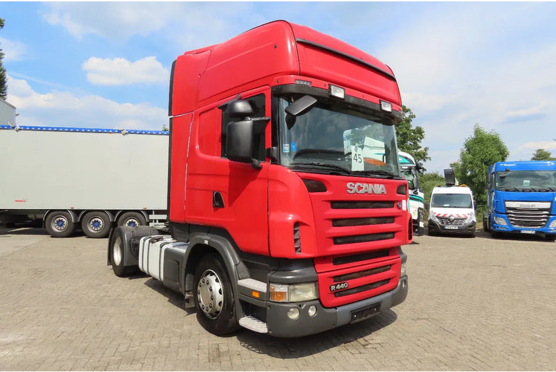 Scania R440 2 tanks Frigo, 927381km, no rust chassis - Trekker: afbeelding 1 Scania R440 2 tanks Frigo, 927381km, no rust chassis - Trekker: afbeelding 1