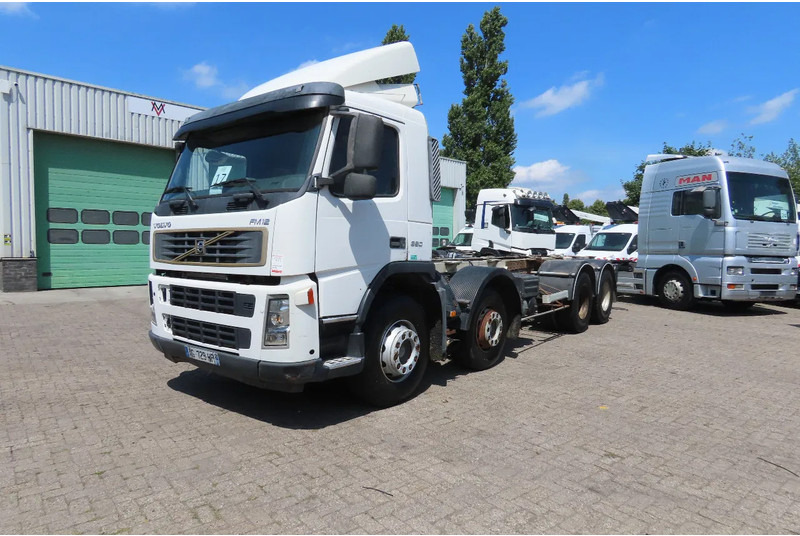 Volvo FM 380 8x4 FULL SPRING. 100% condition! - Chassis vrachtwagen: afbeelding 1 Volvo FM 380 8x4 FULL SPRING. 100% condition! - Chassis vrachtwagen: afbeelding 1