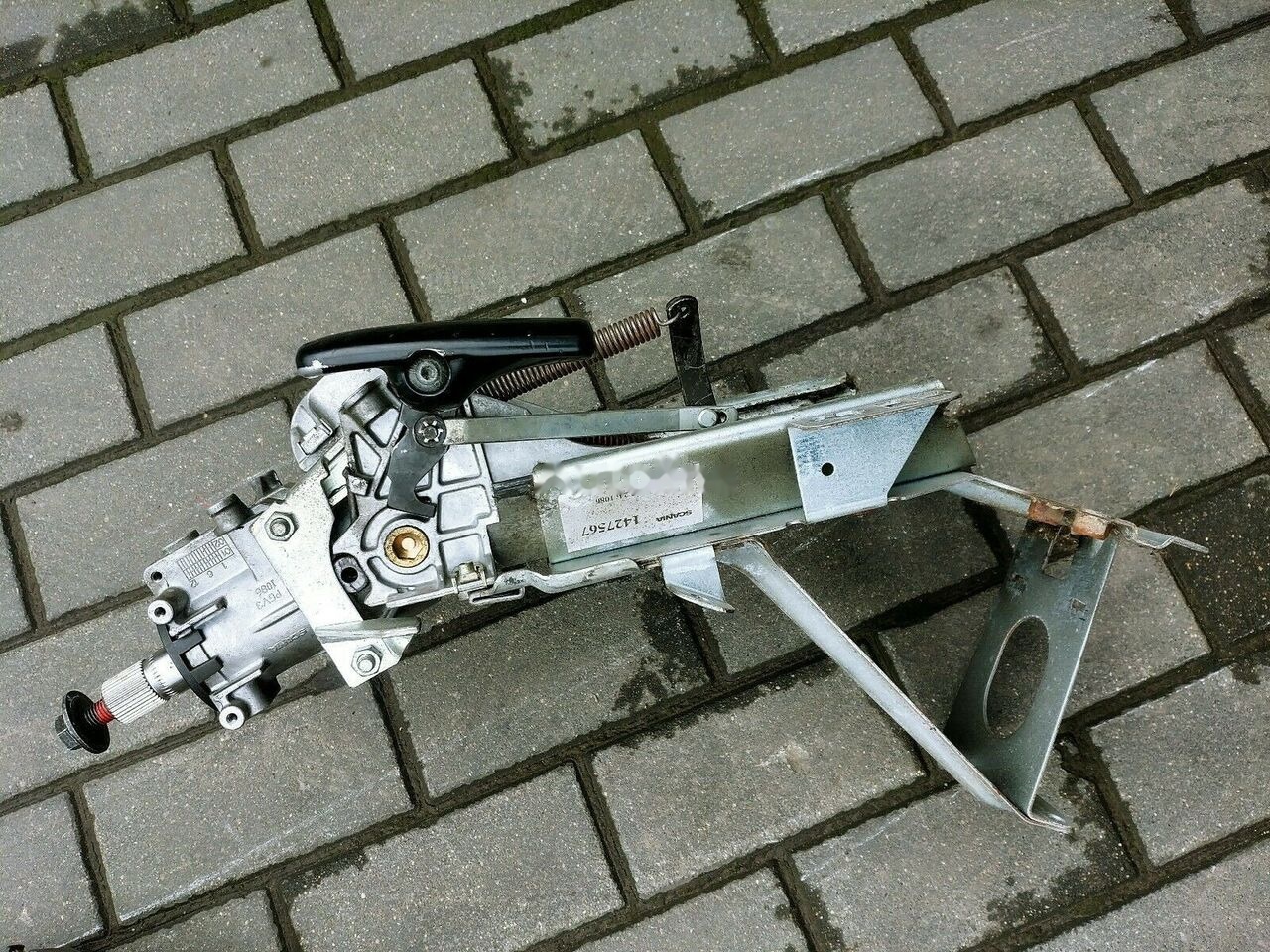 Scania 4 SERIES WITH IGNITION SWITCH 1427567 truck - Stuurkolom voor Vrachtwagen: afbeelding 1 Scania 4 SERIES WITH IGNITION SWITCH 1427567 truck - Stuurkolom voor Vrachtwagen: afbeelding 1