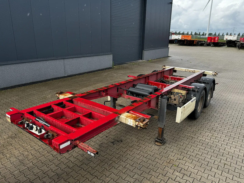 Krone 2-axle 20FT chassis, BPW + drumbrakes, airsuspension, empty weight: 3.180kg, 2x available - Containertransporter/ Wissellaadbak oplegger: afbeelding 1 Krone 2-axle 20FT chassis, BPW + drumbrakes, airsuspension, empty weight: 3.180kg, 2x available - Containertransporter/ Wissellaadbak oplegger: afbeelding 1