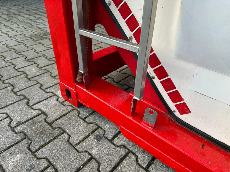 Opslagtank voor het vervoer van brandstoffen SINGAMAS 20FT ISO, 26.000L/1-COMP/3 BAFFELS/3 manholes, ADR inspectio valid till: 07/2025: afbeelding 7