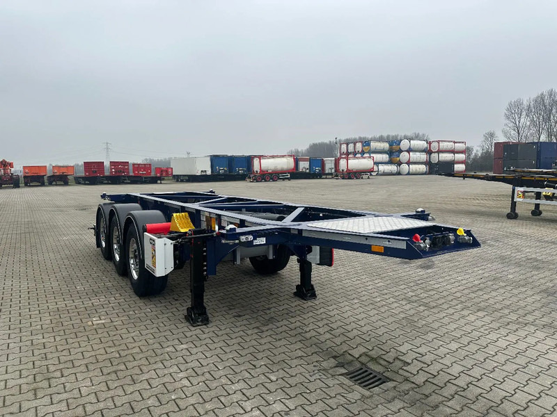 Van Hool NEW / DIRECT AVAILABLE 20FT ADR-CHASSIS, EMPTY WEIGHT: 3.300KG, DISCBRAKES, 3x available, ALU WHEELS - Containertransporter/ Wissellaadbak oplegger: afbeelding 4 Van Hool NEW / DIRECT AVAILABLE 20FT ADR-CHASSIS, EMPTY WEIGHT: 3.300KG, DISCBRAKES, 3x available, ALU WHEELS - Containertransporter/ Wissellaadbak oplegger: afbeelding 4