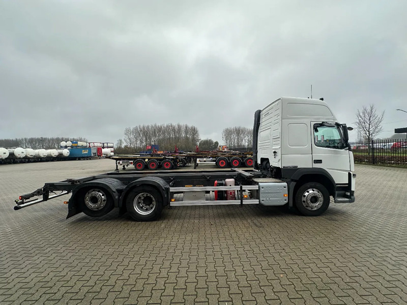 Volvo FM 380 Globetrotter 6x2, ADR (FL, AT, OX), LIFT/STEER, 636.183km - Chassis vrachtwagen: afbeelding 4 Volvo FM 380 Globetrotter 6x2, ADR (FL, AT, OX), LIFT/STEER, 636.183km - Chassis vrachtwagen: afbeelding 4