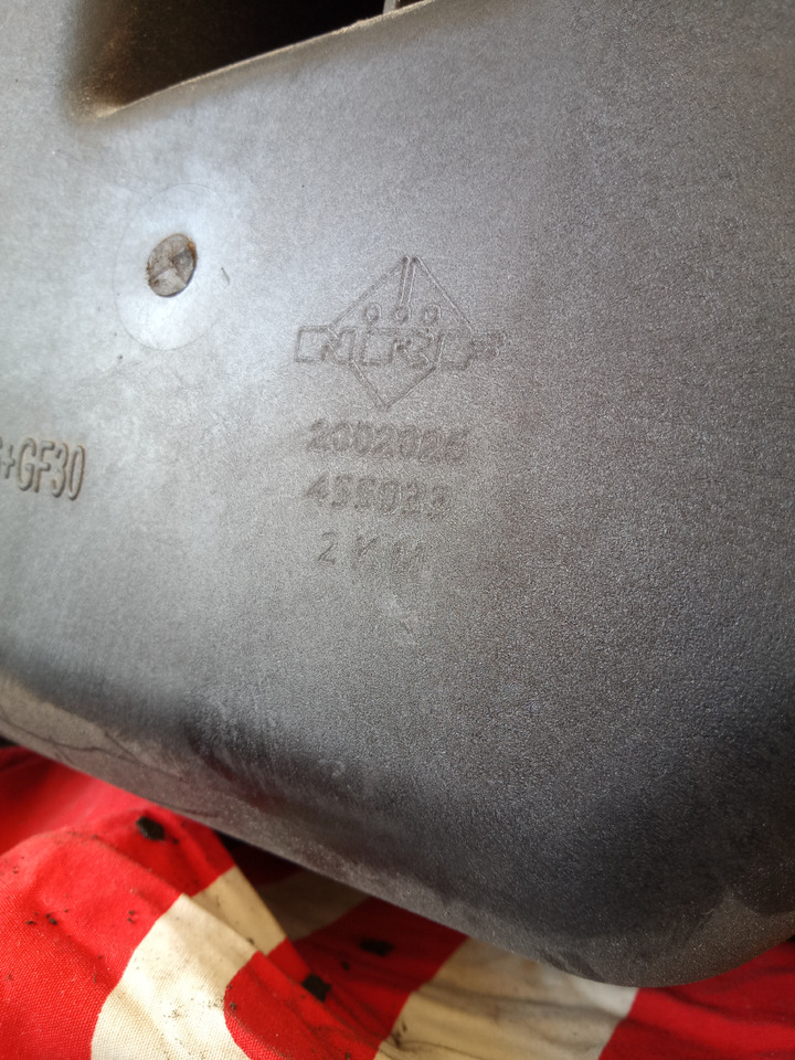 DAF XF106 - Expansietank: afbeelding 5 DAF XF106 - Expansietank: afbeelding 5