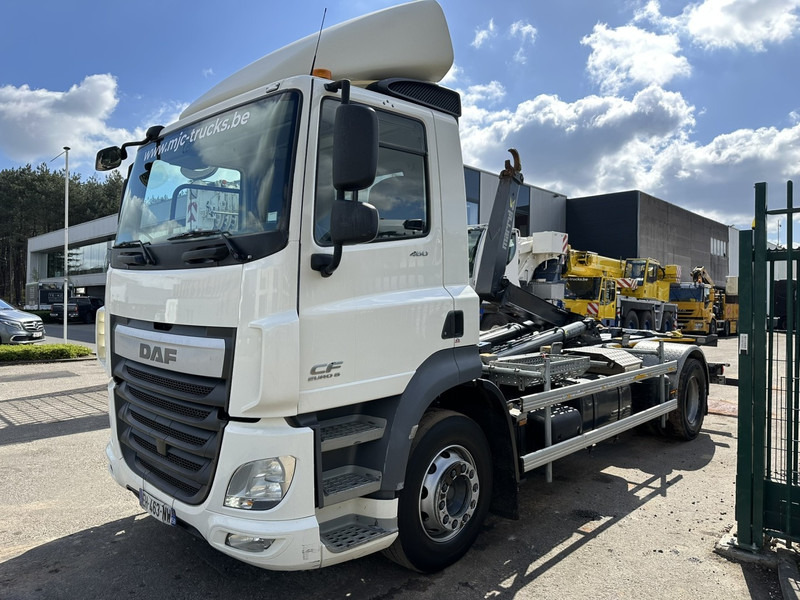 DAF CF 460 4x2 19T MARREL ABROLLKIPPER HAKEN - 5.10M + 1.30M Ausziehbarer Stoßstange - EURO 6 - 13L ENGINE - ZF AUTO - Haakarmsysteem vrachtwagen: afbeelding 3 DAF CF 460 4x2 19T MARREL ABROLLKIPPER HAKEN - 5.10M + 1.30M Ausziehbarer Stoßstange - EURO 6 - 13L ENGINE - ZF AUTO - Haakarmsysteem vrachtwagen: afbeelding 3