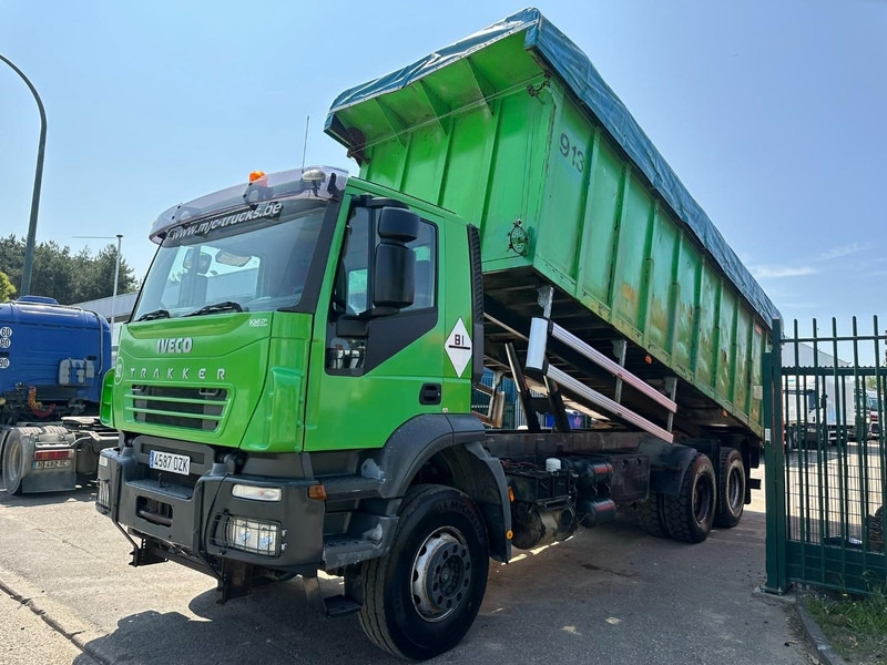 Iveco TRAKKER 310 6x4 STEEL TIPPER / KIPPER 35m³ - MANUAL ZF - BIG AXLES / HUB REDUCTION - STEEL SPRING / BLATT / LAMES - Kipper vrachtwagen: afbeelding 3 Iveco TRAKKER 310 6x4 STEEL TIPPER / KIPPER 35m³ - MANUAL ZF - BIG AXLES / HUB REDUCTION - STEEL SPRING / BLATT / LAMES - Kipper vrachtwagen: afbeelding 3