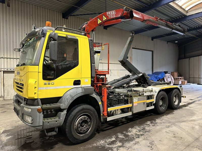 Iveco TRAKKER 350 6x4 HOOKLIFT + CRANE FASSI F120.22 (5/6 F) - *342.000km* - STEEL SPRING / BIG AXLES - AS TRONIC AUTOMATIC GEARBOX - Haakarmsysteem vrachtwagen, Kraanwagen: afbeelding 3 Iveco TRAKKER 350 6x4 HOOKLIFT + CRANE FASSI F120.22 (5/6 F) - *342.000km* - STEEL SPRING / BIG AXLES - AS TRONIC AUTOMATIC GEARBOX - Haakarmsysteem vrachtwagen, Kraanwagen: afbeelding 3