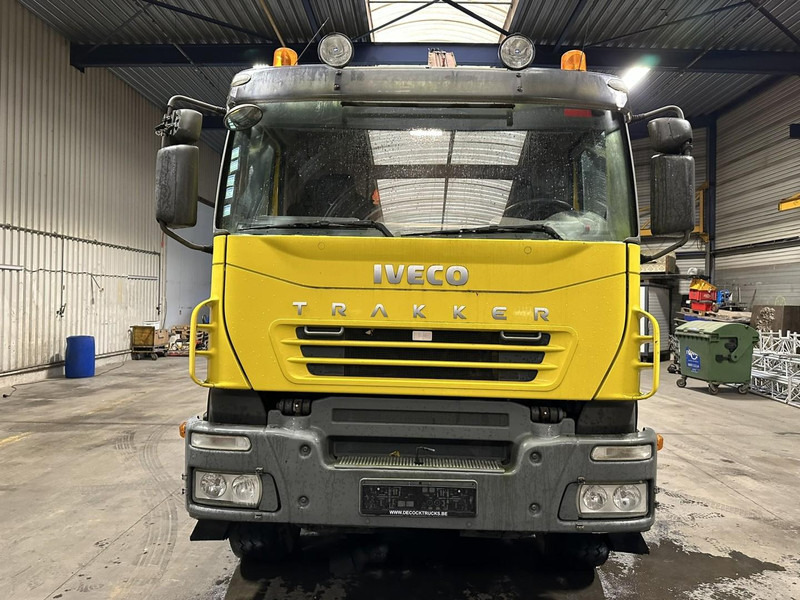 Iveco TRAKKER 350 6x4 HOOKLIFT + CRANE FASSI F120.22 (5/6 F) - *342.000km* - STEEL SPRING / BIG AXLES - AS TRONIC AUTOMATIC GEARBOX - Haakarmsysteem vrachtwagen, Kraanwagen: afbeelding 2 Iveco TRAKKER 350 6x4 HOOKLIFT + CRANE FASSI F120.22 (5/6 F) - *342.000km* - STEEL SPRING / BIG AXLES - AS TRONIC AUTOMATIC GEARBOX - Haakarmsysteem vrachtwagen, Kraanwagen: afbeelding 2