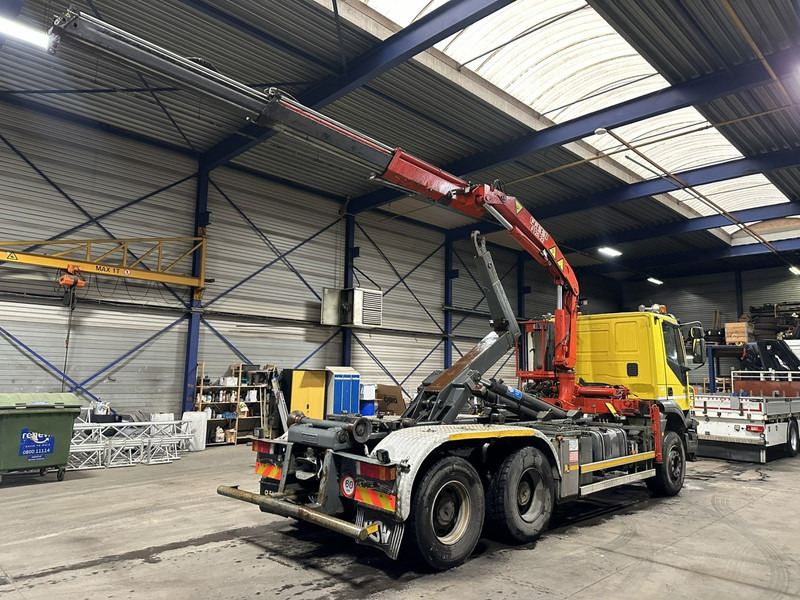 Iveco TRAKKER 350 6x4 HOOKLIFT + CRANE FASSI F120.22 (5/6 F) - *342.000km* - STEEL SPRING / BIG AXLES - AS TRONIC AUTOMATIC GEARBOX - Haakarmsysteem vrachtwagen, Kraanwagen: afbeelding 5 Iveco TRAKKER 350 6x4 HOOKLIFT + CRANE FASSI F120.22 (5/6 F) - *342.000km* - STEEL SPRING / BIG AXLES - AS TRONIC AUTOMATIC GEARBOX - Haakarmsysteem vrachtwagen, Kraanwagen: afbeelding 5