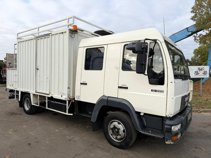 MAN 10.225 LC CLOSED BOX / KOFFER - DOKA - MANUAL GEARBOX - *344.000km* - STEEL SPRING / BLATT / LAMES - BE TRUCK - Bakwagen: afbeelding 1 MAN 10.225 LC CLOSED BOX / KOFFER - DOKA - MANUAL GEARBOX - *344.000km* - STEEL SPRING / BLATT / LAMES - BE TRUCK - Bakwagen: afbeelding 1