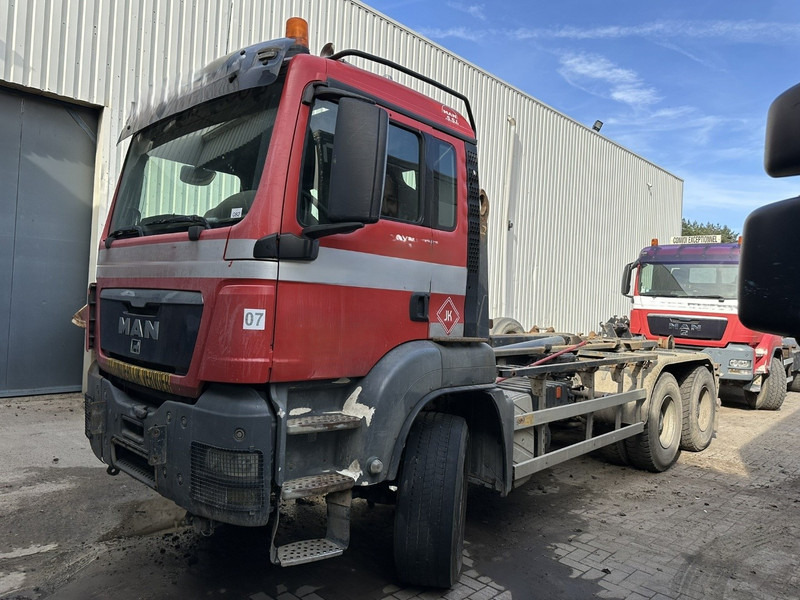MAN TGA 26.400 6x4 AJK 20T - 5430mm - MANUAL GEARBOX - STEEL SPRING / BLATT - BIG AXLES / AP ACHSEN - Haakarmsysteem vrachtwagen: afbeelding 4 MAN TGA 26.400 6x4 AJK 20T - 5430mm - MANUAL GEARBOX - STEEL SPRING / BLATT - BIG AXLES / AP ACHSEN - Haakarmsysteem vrachtwagen: afbeelding 4
