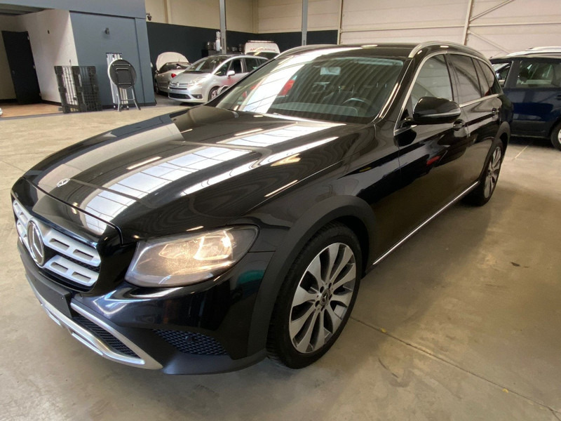 Mercedes-Benz E220d ALL-TERRAIN - 4 MATIC 4x4 - automatic - alcantara - 20 - Personenwagen: afbeelding 1 Mercedes-Benz E220d ALL-TERRAIN - 4 MATIC 4x4 - automatic - alcantara - 20 - Personenwagen: afbeelding 1