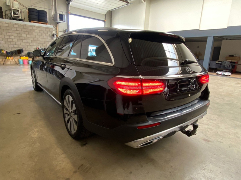Mercedes-Benz E220d ALL-TERRAIN - 4 MATIC 4x4 - automatic - alcantara - 20 - Personenwagen: afbeelding 4 Mercedes-Benz E220d ALL-TERRAIN - 4 MATIC 4x4 - automatic - alcantara - 20 - Personenwagen: afbeelding 4
