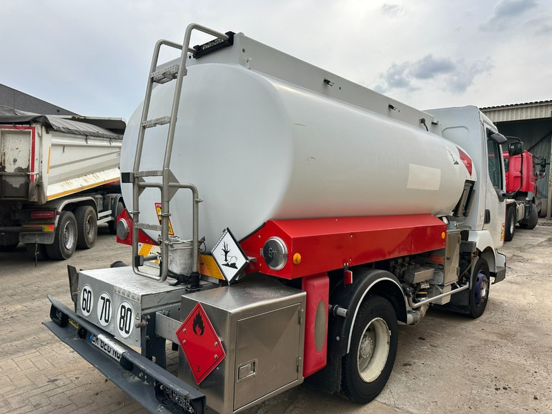 Renault MIDLUM 150 FUEL TANKER / CITERNE MAZOUT - 6500L - 3 COMPARTIMENTS - *ENGINE PROBLEM* - Tankwagen: afbeelding 3 Renault MIDLUM 150 FUEL TANKER / CITERNE MAZOUT - 6500L - 3 COMPARTIMENTS - *ENGINE PROBLEM* - Tankwagen: afbeelding 3