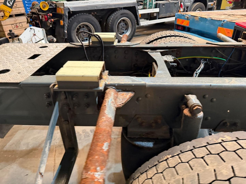 Tankwagen Scania P310 4x2 CHASSIS - ADR (ex tanker) - *322.000km* - AIR SUSPENSION - MANUAL - BE TRUCK: afbeelding 18 Tankwagen Scania P310 4x2 CHASSIS - ADR (ex tanker) - *322.000km* - AIR SUSPENSION - MANUAL - BE TRUCK: afbeelding 18