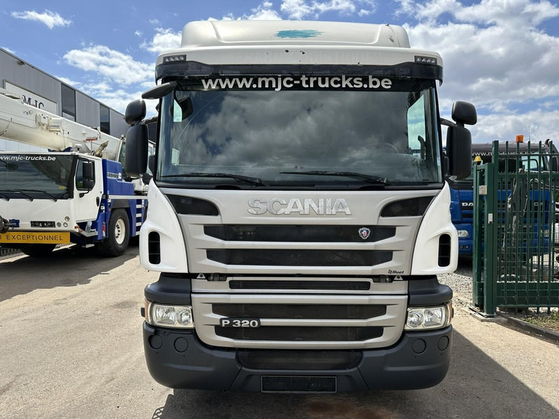 Scania P320 RETARDER - CLOSED BOX 8m25 x 2m47 x 2m30 - TAILLIFT 2000kg - EURO 6 - GOOD CONDITION - Bakwagen: afbeelding 2 Scania P320 RETARDER - CLOSED BOX 8m25 x 2m47 x 2m30 - TAILLIFT 2000kg - EURO 6 - GOOD CONDITION - Bakwagen: afbeelding 2