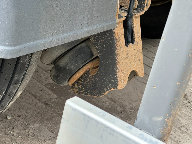 Schmitz Cargobull SGF*S3 - 8.5 - 30m3 STEEL CHASSIS / STEEL TIPPER - SAF - DISC - LIFT-AXLE - Kipper oplegger: afbeelding 5 Schmitz Cargobull SGF*S3 - 8.5 - 30m3 STEEL CHASSIS / STEEL TIPPER - SAF - DISC - LIFT-AXLE - Kipper oplegger: afbeelding 5
