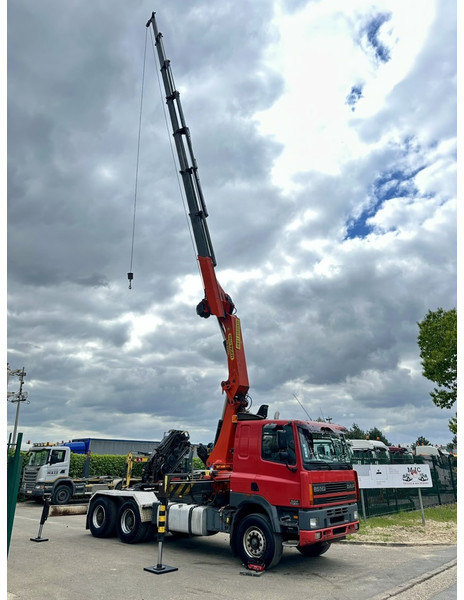 DAF 85 CF 430 6x4 TRACTOR + CRANE PK 32.000 F (7x) + WINCH - EURO 2 - MANUAL ZF - HUB REDUCTION / STEEL SPRING - BE TRUCK - Trekker: afbeelding 5 DAF 85 CF 430 6x4 TRACTOR + CRANE PK 32.000 F (7x) + WINCH - EURO 2 - MANUAL ZF - HUB REDUCTION / STEEL SPRING - BE TRUCK - Trekker: afbeelding 5