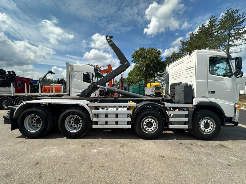Volvo FH 480 8x2 HOOKLIFT 25T TERBERG - 6m20 - LIFT AXLE - I SHIFT - WB 429cm - HAAKSYSTEEM / ABROLKIPPER - Haakarmsysteem vrachtwagen: afbeelding 4 Volvo FH 480 8x2 HOOKLIFT 25T TERBERG - 6m20 - LIFT AXLE - I SHIFT - WB 429cm - HAAKSYSTEEM / ABROLKIPPER - Haakarmsysteem vrachtwagen: afbeelding 4