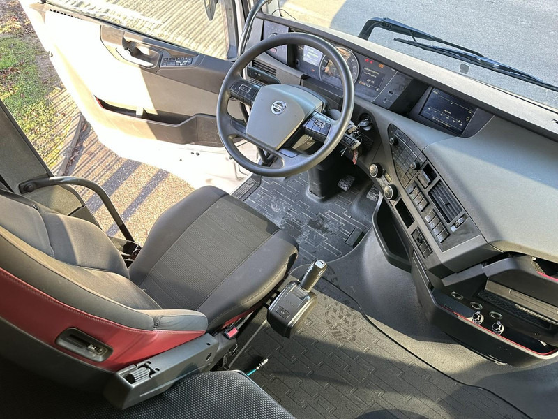 Kraanwagen Volvo FH 500 6X2 + CRANE PALFINGER PK16502 (2008) - EURO 6 - 473.357 KM - I-SHIFT - FRIGO - BE TRUCK: afbeelding 11 Kraanwagen Volvo FH 500 6X2 + CRANE PALFINGER PK16502 (2008) - EURO 6 - 473.357 KM - I-SHIFT - FRIGO - BE TRUCK: afbeelding 11