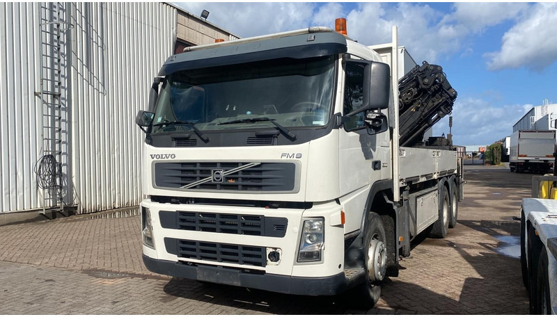 Volvo FM 300 6x4 + (25.8m!) CRANE HIAB 245 E-5 + JIB 65 X-3 + 2 ME - *228.000km* - MANUAL - A/C - EURO 3 - BELGIAN TRUCK - Kraanwagen: afbeelding 2 Volvo FM 300 6x4 + (25.8m!) CRANE HIAB 245 E-5 + JIB 65 X-3 + 2 ME - *228.000km* - MANUAL - A/C - EURO 3 - BELGIAN TRUCK - Kraanwagen: afbeelding 2