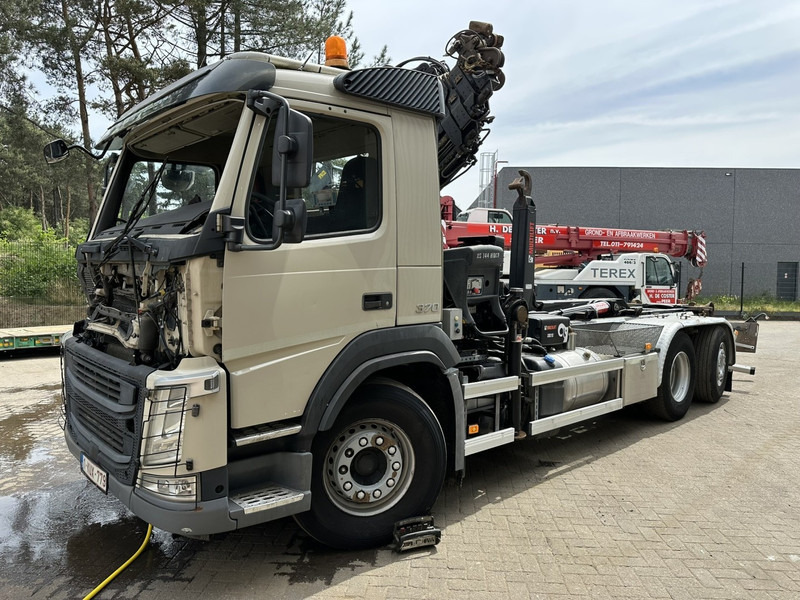 Volvo FM 370 6x2 HOOKLIFT 21T + CRANE HIAB 144 E-4 HIDUO - ENGINE / GEARBOX OK - CHASSIS OK - RUNNING + DRIVING - BE TRUCK - Haakarmsysteem vrachtwagen, Kraanwagen: afbeelding 4 Volvo FM 370 6x2 HOOKLIFT 21T + CRANE HIAB 144 E-4 HIDUO - ENGINE / GEARBOX OK - CHASSIS OK - RUNNING + DRIVING - BE TRUCK - Haakarmsysteem vrachtwagen, Kraanwagen: afbeelding 4