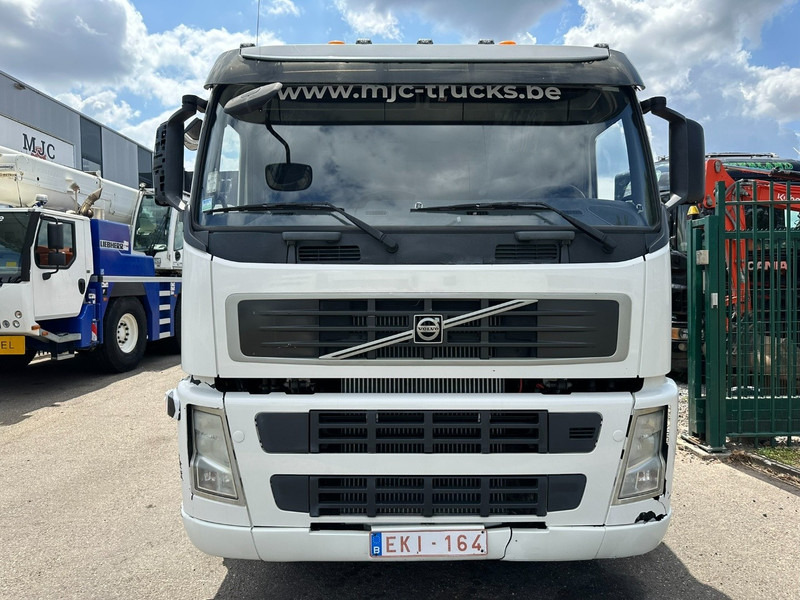 Volvo FM 450 6x2 19.000L - 5 COMP. FUEL TANKER / CITERNE - LIFT + STEERING AXLE - EURO 5 - - Tankwagen: afbeelding 2 Volvo FM 450 6x2 19.000L - 5 COMP. FUEL TANKER / CITERNE - LIFT + STEERING AXLE - EURO 5 - - Tankwagen: afbeelding 2