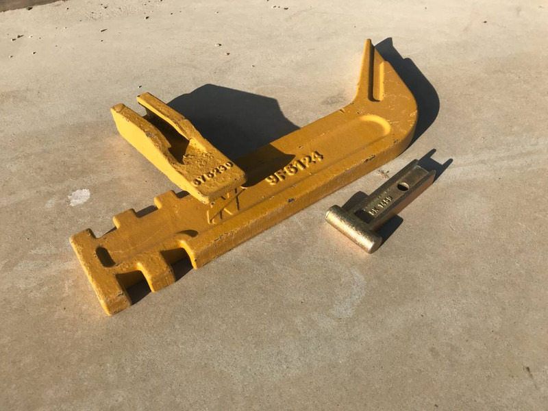 Cat 120H / 120M / 140H / 140M / 160H / 160M Scarifier - Aanbouwdeel voor Bouwmachine: afbeelding 1 Cat 120H / 120M / 140H / 140M / 160H / 160M Scarifier - Aanbouwdeel voor Bouwmachine: afbeelding 1