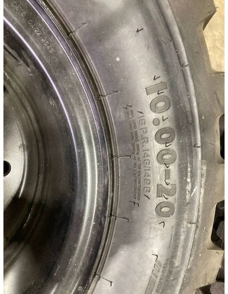 Apollo 1000 x 20 Set / 10.00 x 20: 4x2 Tyres - Banden en velgen voor Bouwmachine: afbeelding 2 Apollo 1000 x 20 Set / 10.00 x 20: 4x2 Tyres - Banden en velgen voor Bouwmachine: afbeelding 2