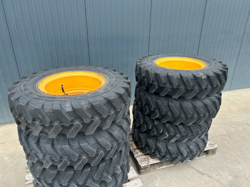 Bridgestone 1000 x 20 Set / 10.00 x 20: 4x2 Tyres - Banden en velgen voor Bouwmachine: afbeelding 3 Bridgestone 1000 x 20 Set / 10.00 x 20: 4x2 Tyres - Banden en velgen voor Bouwmachine: afbeelding 3