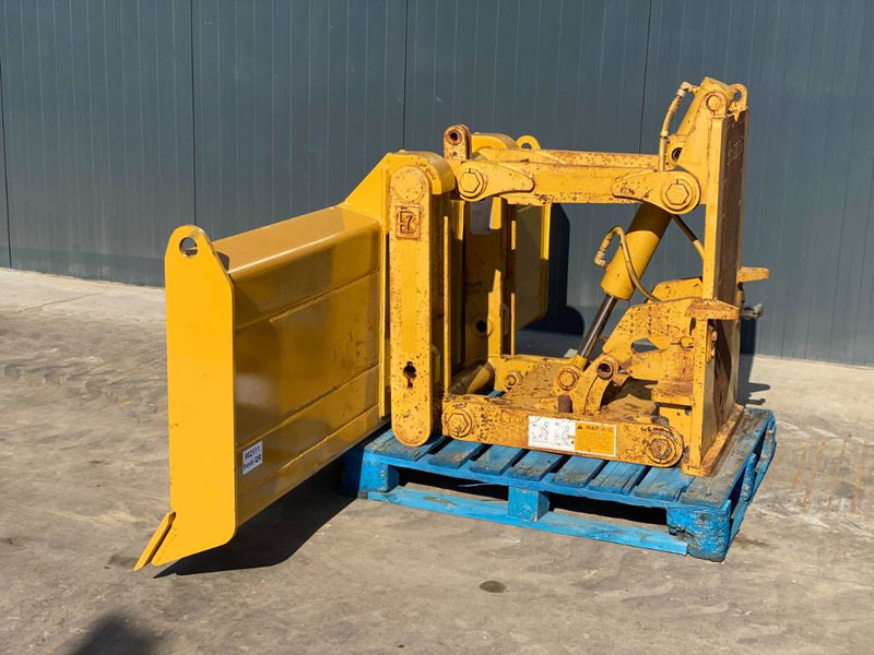 Cat Front Blade + Lift 12H / 120M / 120H / 140G / 140H - Blad voor Bouwmachine: afbeelding 1 Cat Front Blade + Lift 12H / 120M / 120H / 140G / 140H - Blad voor Bouwmachine: afbeelding 1