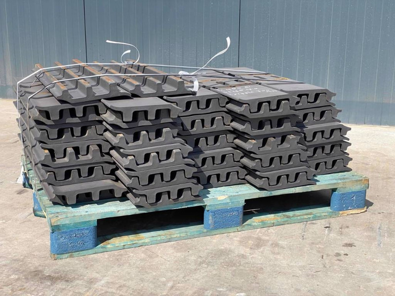 Komatsu PC300 / PC360 / PC400 Shoes/Pads - Frame/ Chassis voor Bouwmachine: afbeelding 3 Komatsu PC300 / PC360 / PC400 Shoes/Pads - Frame/ Chassis voor Bouwmachine: afbeelding 3